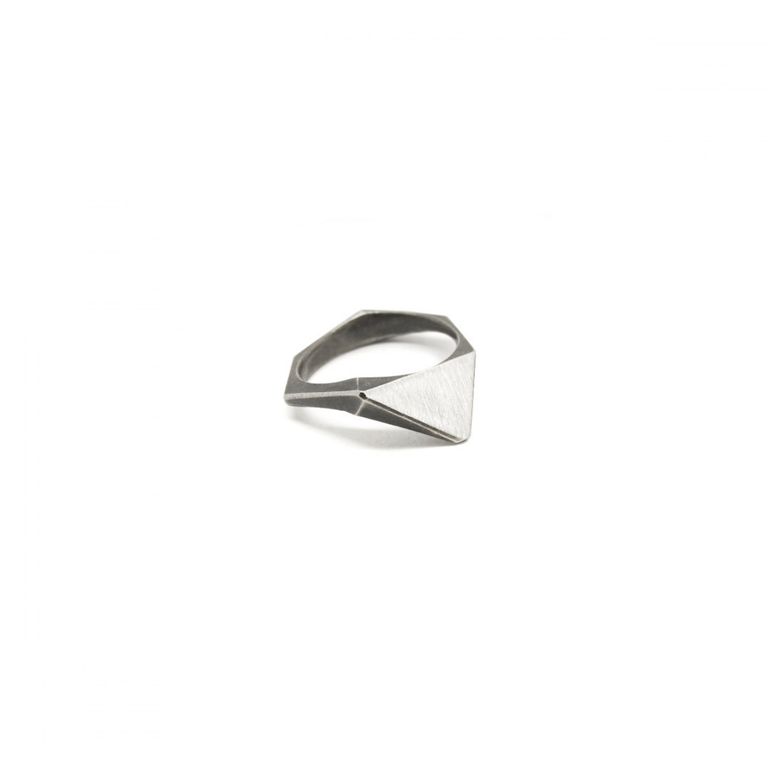 ONE EDGE Classic / BLACK SILVER RING