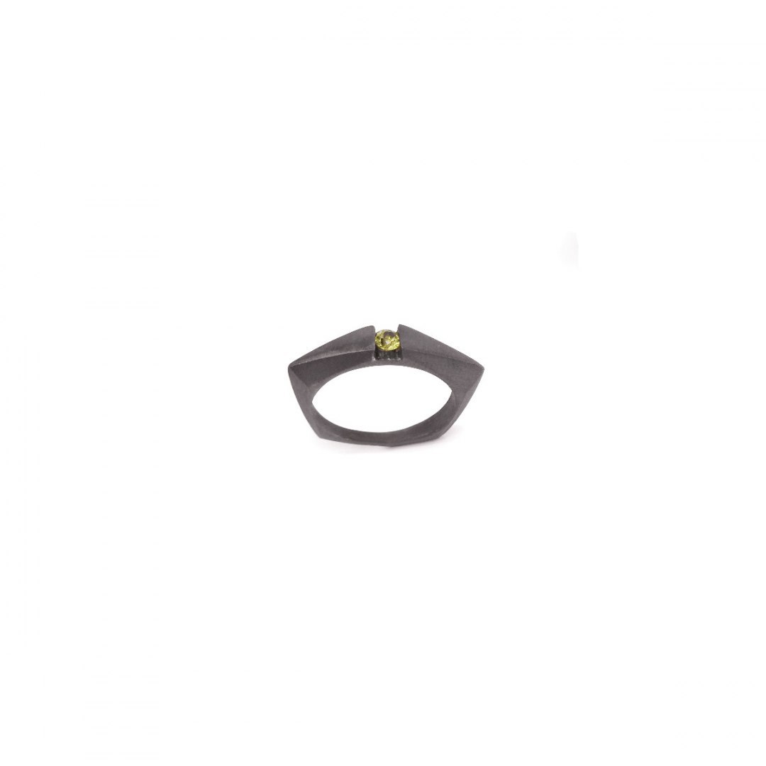 Geommetry GEMstone / BLACK SILVER RING peridot Geommetry GEMstone / BLACK SILVER RING peridot