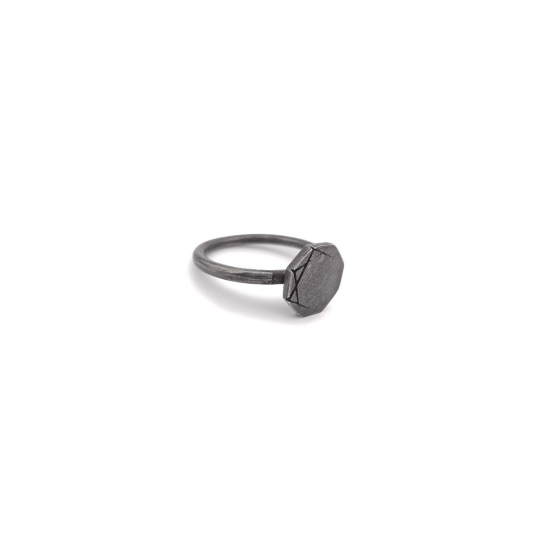 LABEL/ Black SILVER RING LABEL/ Black SILVER RING
