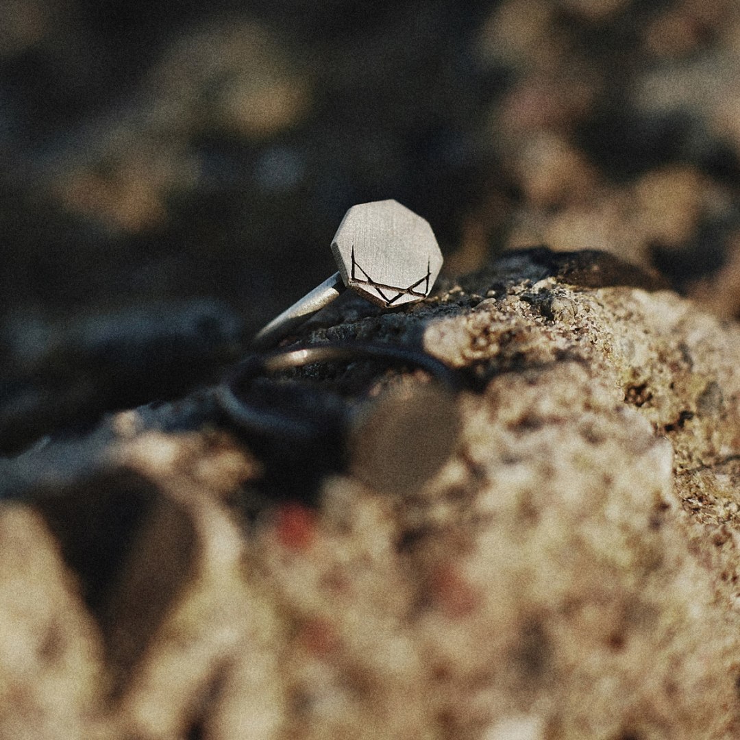LABEL/ SATIN SILVER RING LABEL/ SATIN SILVER RING