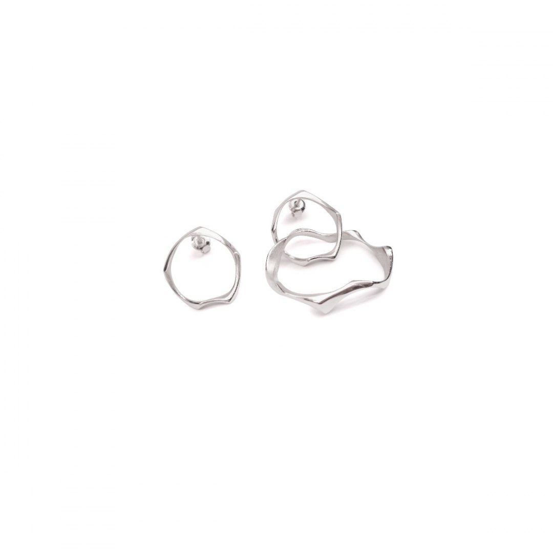 WAVES Circle asymmetrical / silver earrings
