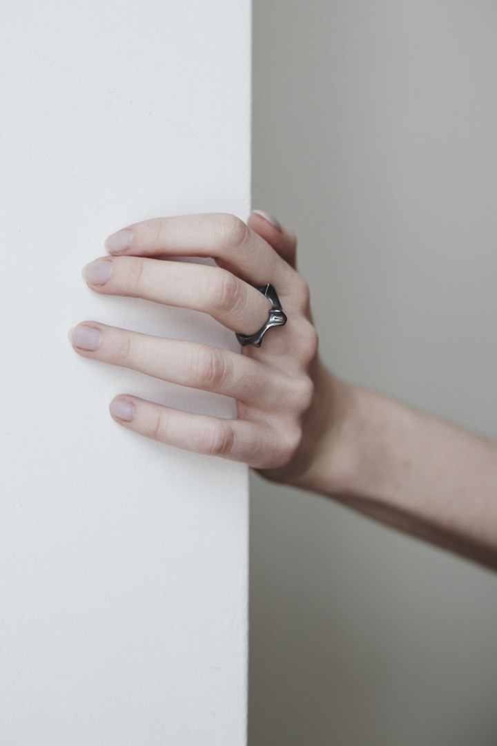 WAVES thick / black silver ring WAVES thick / black silver ring